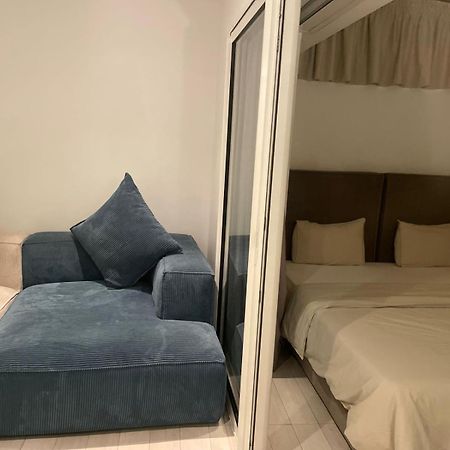 Central, Terrasse, Confortable - Bleue Residence Casablanca Bagian luar foto
