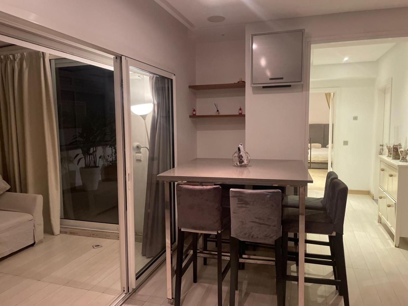 Central, Terrasse, Confortable - Bleue Residence Casablanca Bagian luar foto