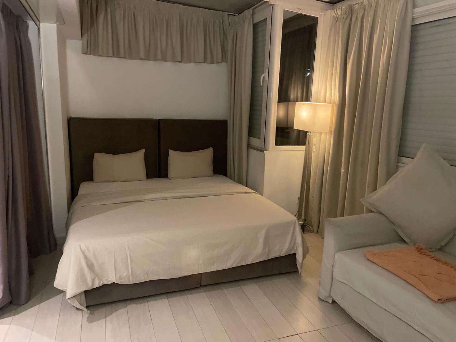 Central, Terrasse, Confortable - Bleue Residence Casablanca Bagian luar foto