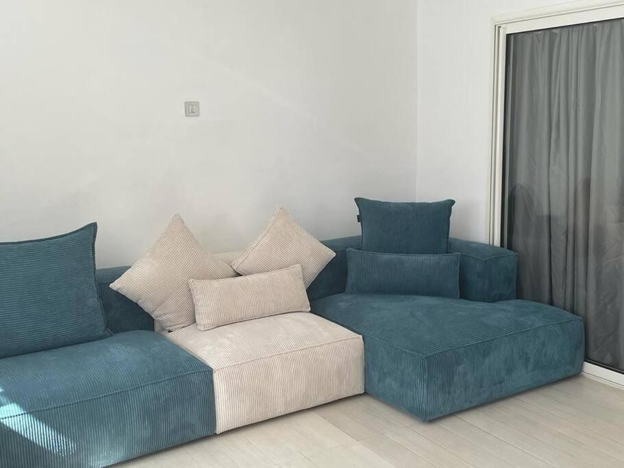 Central, Terrasse, Confortable - Bleue Residence Casablanca Bagian luar foto